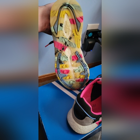 Shoes - Picture 10 of 10